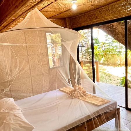 Amami Beachfront Villa With Private Beach Puerto Galera Exterior foto