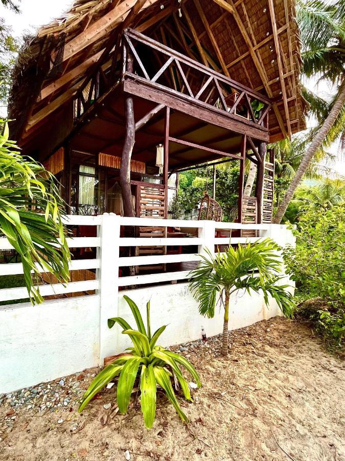 Amami Beachfront Villa With Private Beach Puerto Galera Exterior foto