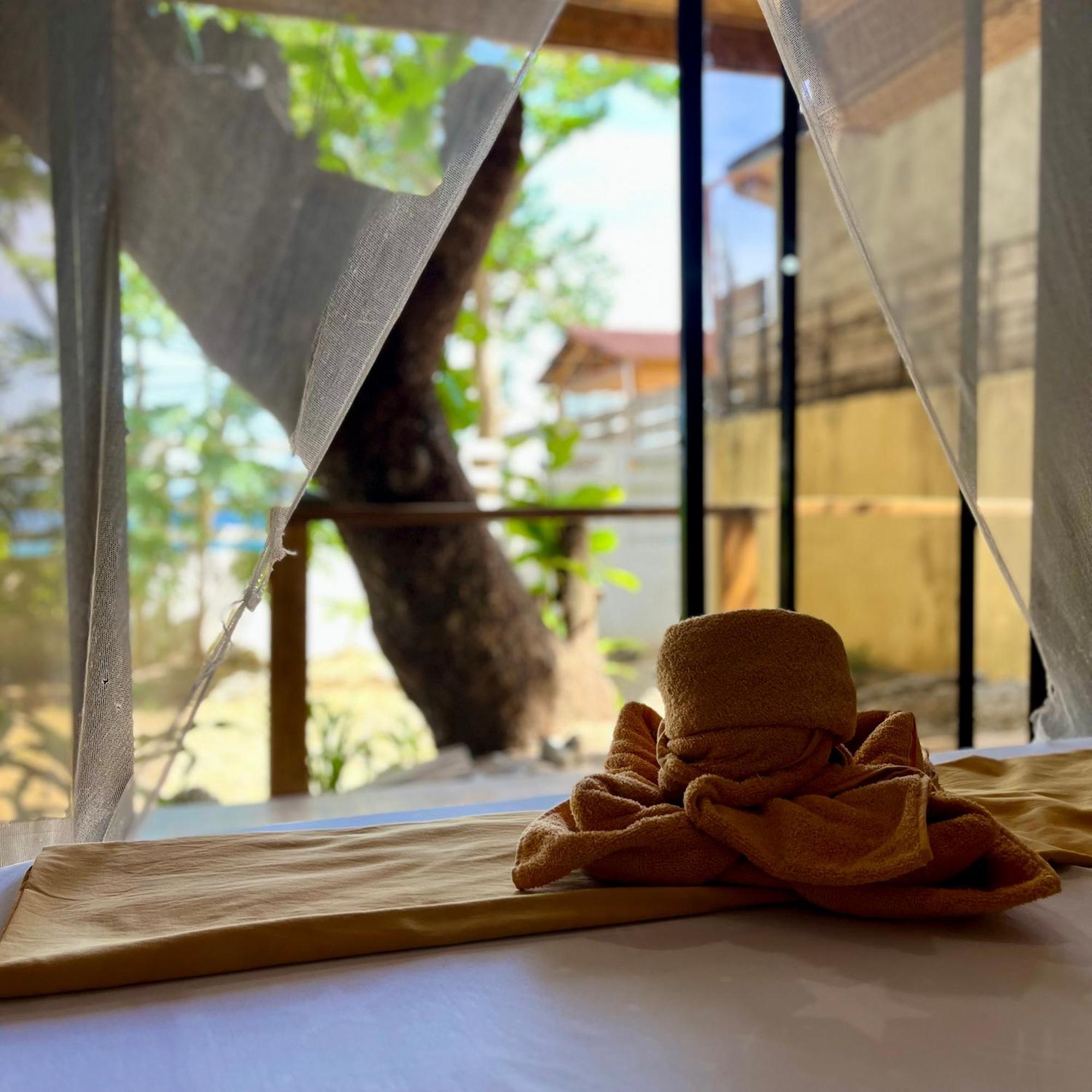 Amami Beachfront Villa With Private Beach Puerto Galera Exterior foto