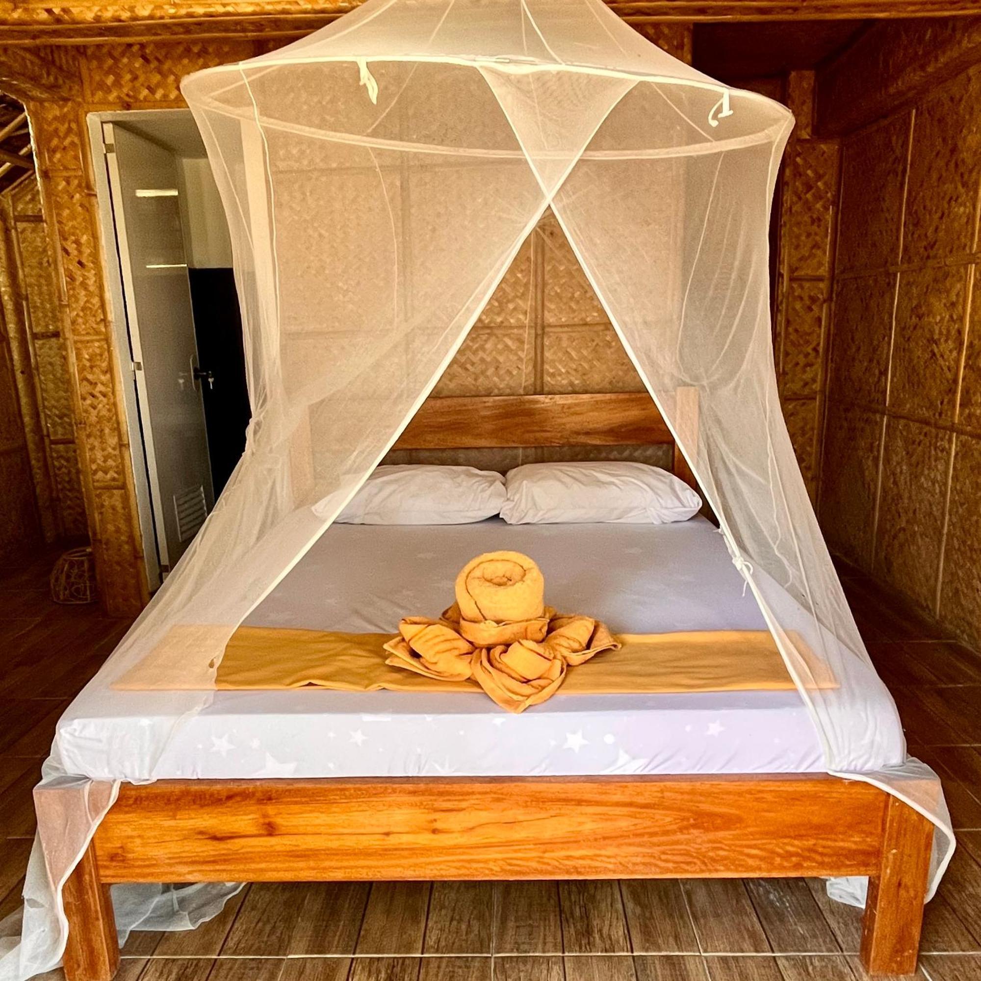 Amami Beachfront Villa With Private Beach Puerto Galera Exterior foto