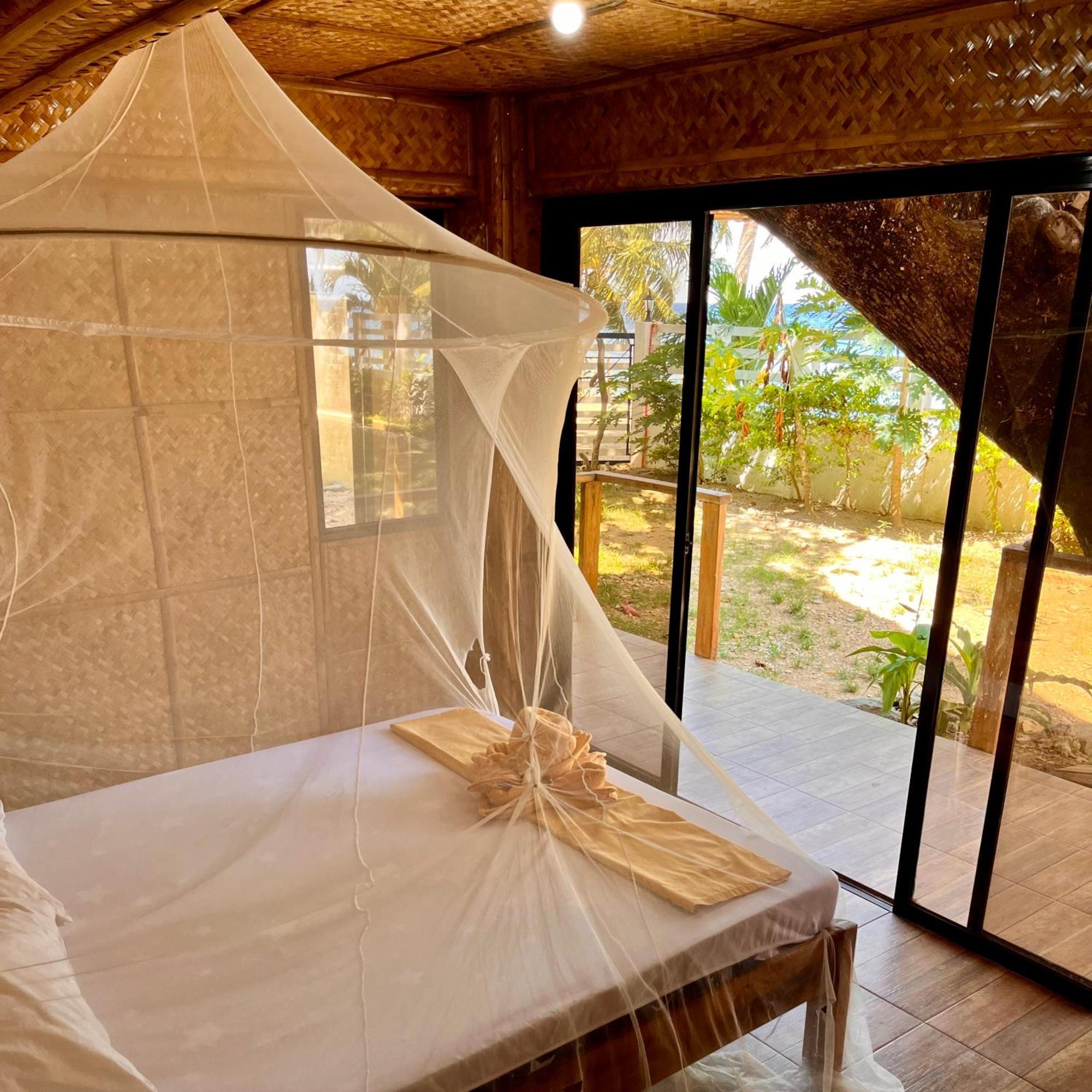 Amami Beachfront Villa With Private Beach Puerto Galera Exterior foto